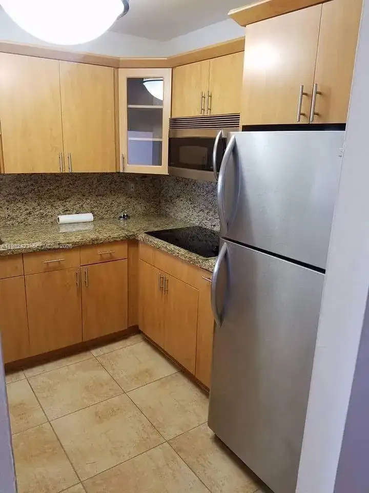 9682 Fontainebleau Blvd # 202, Miami FL 33172 photo 2