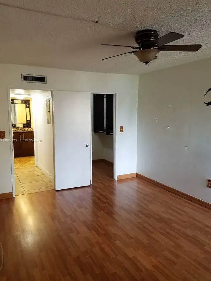 9682 Fontainebleau Blvd # 202, Miami FL 33172 photo 4