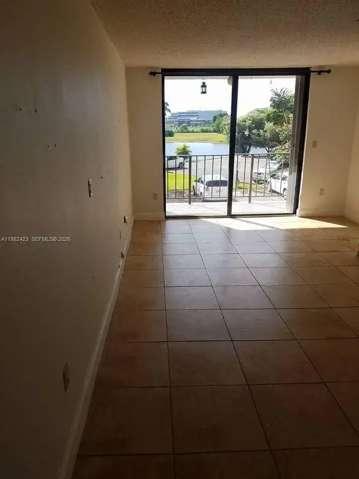 9682 Fontainebleau Blvd # 202, Miami FL 33172 photo 5