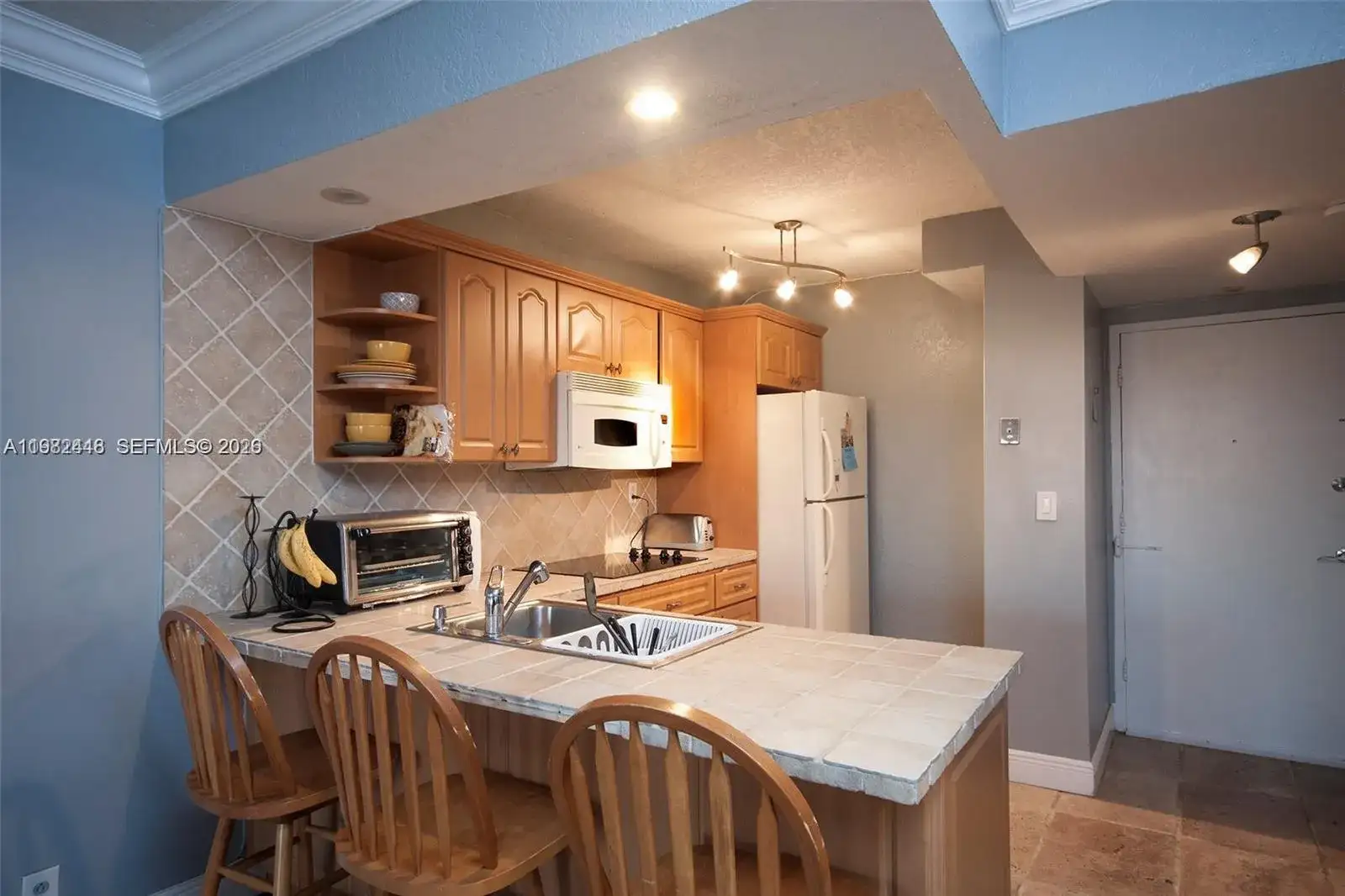 1455 N Treasure Dr # 5E, North Bay Village FL 33141 photo 4