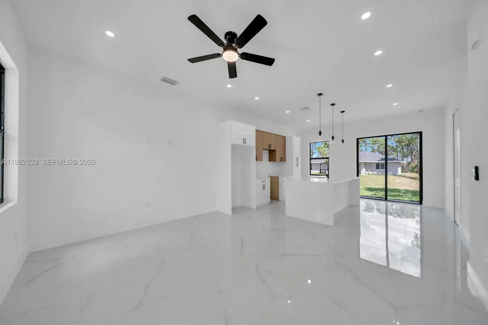 635 Summit Ave S, Lehigh Acres FL 33974 photo 4