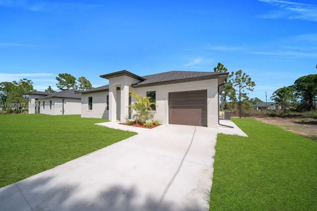 637 Summit Ave S, Lehigh Acres FL 33974 photo 3
