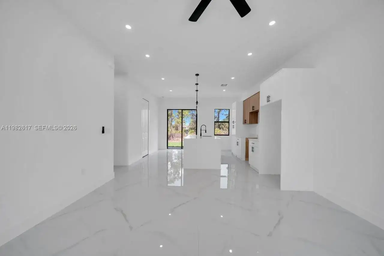 637 Summit Ave S, Lehigh Acres FL 33974 photo 4