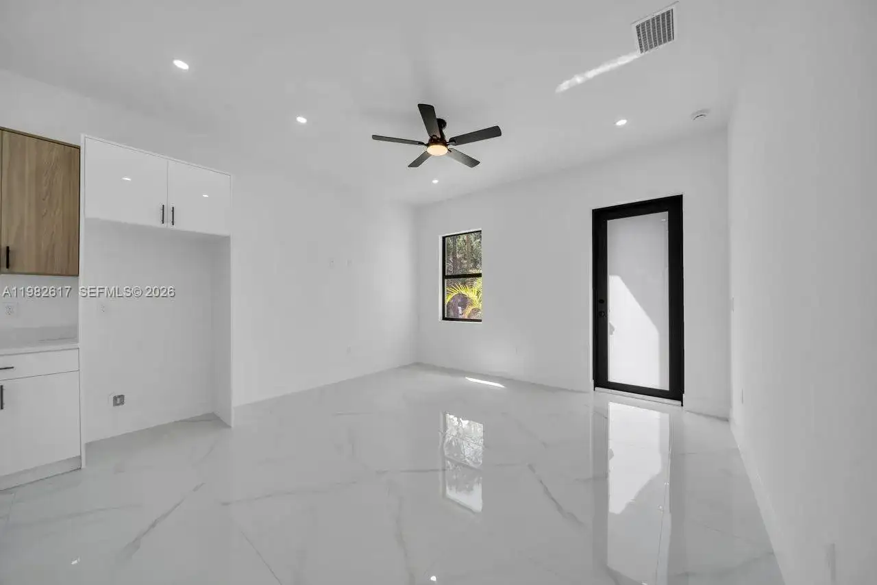 637 Summit Ave S, Lehigh Acres FL 33974 photo 5
