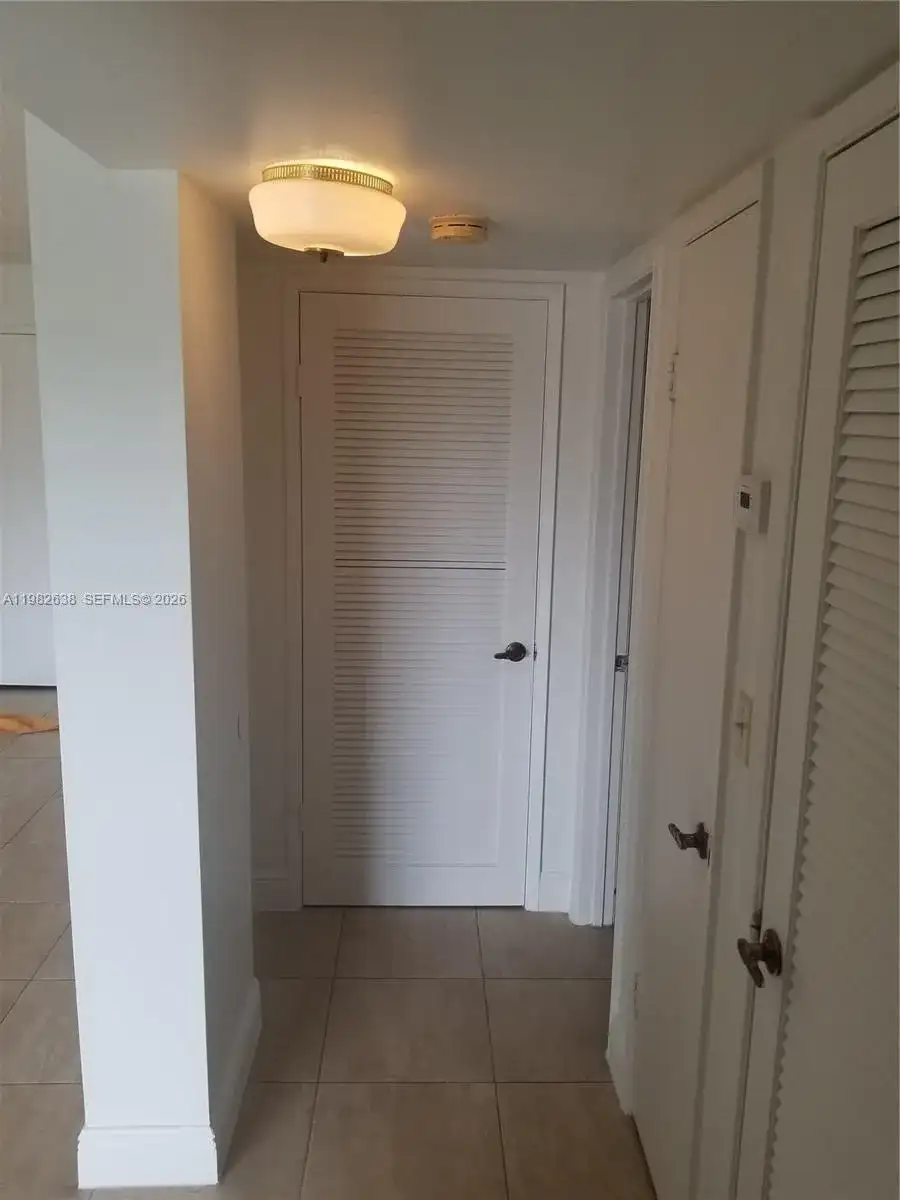 9150 Fontainebleau Blvd # 307, Miami FL 33172 photo 5