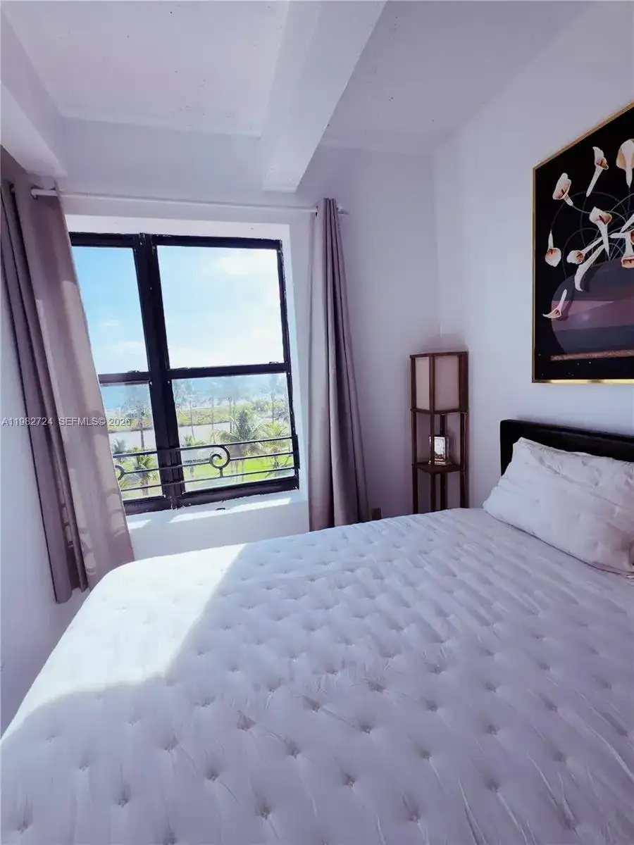 1330 Ocean Dr, Miami Beach FL 33139 photo 2