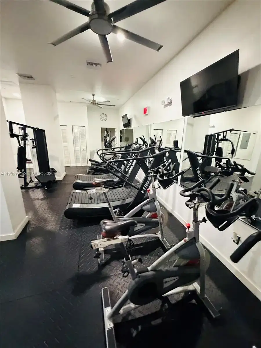 1330 Ocean Dr, Miami Beach FL 33139 photo 4