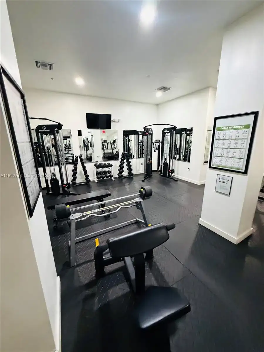 1330 Ocean Dr, Miami Beach FL 33139 photo 5