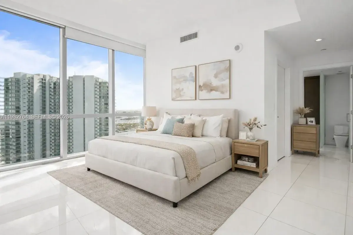 851 NE 1st Ave # 4801, Miami FL 33132