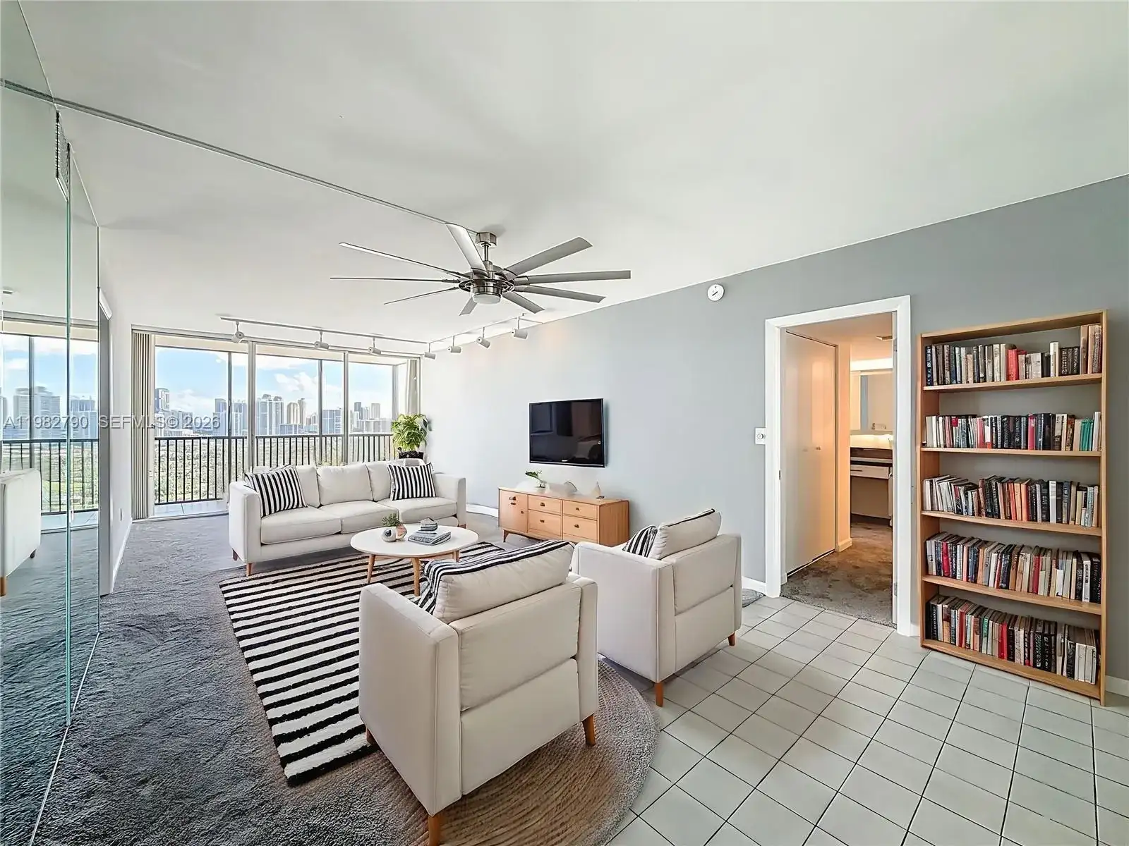20301 W Country Club Dr # 2428, Aventura FL 33180 photo 2