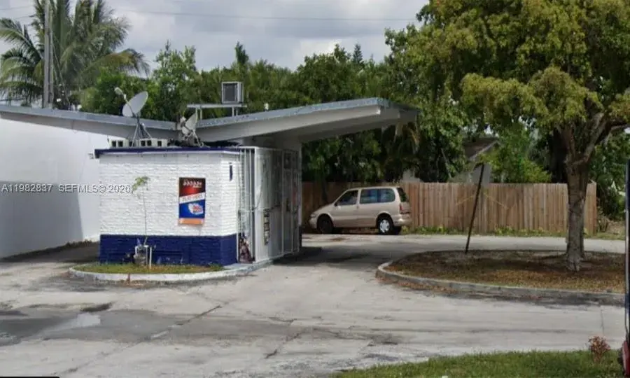 7761 Johnson St, Pembroke Pines FL 33024