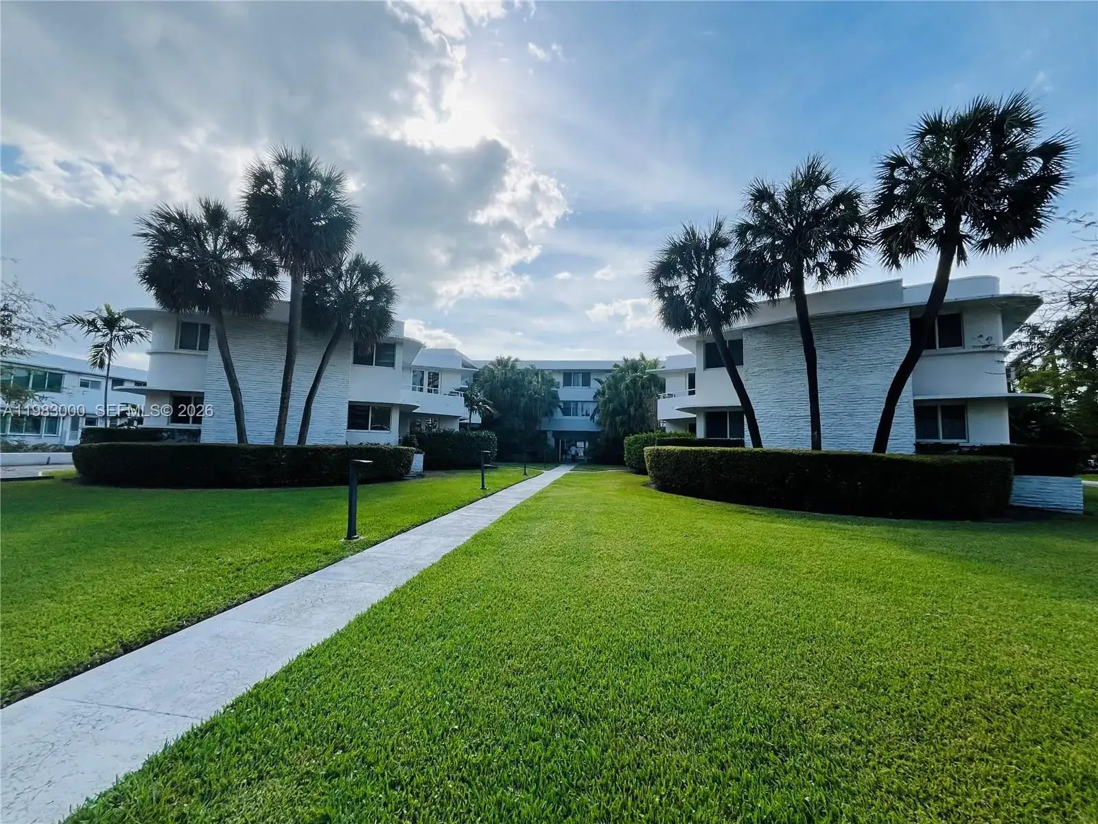 10190 Collins Ave # 106, Bal Harbour FL 33154