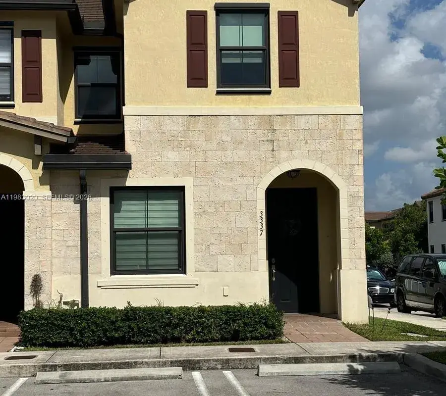 3337 W 105th Ter, Hialeah FL 33018