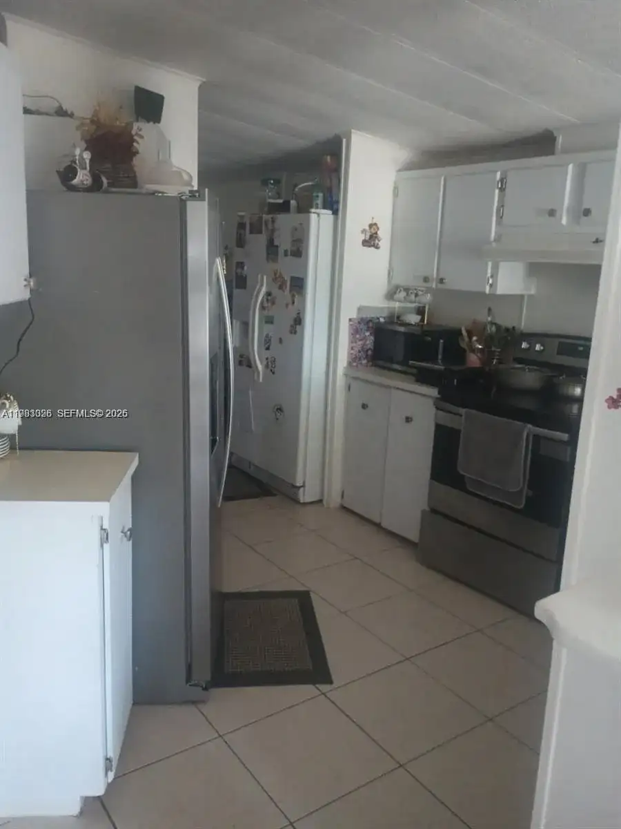 3024 SW 51st St, Dania Beach FL 33312 photo 4