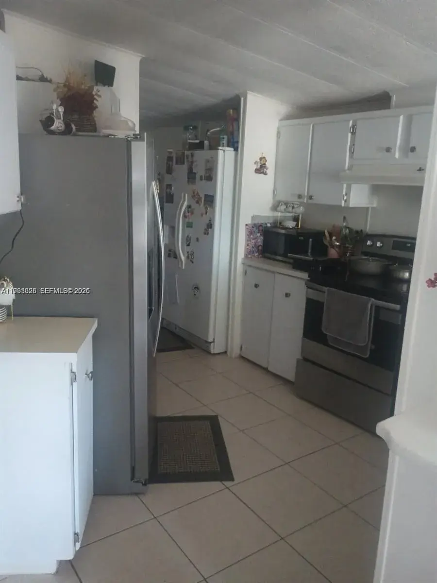 3024 SW 51st St, Dania Beach FL 33312