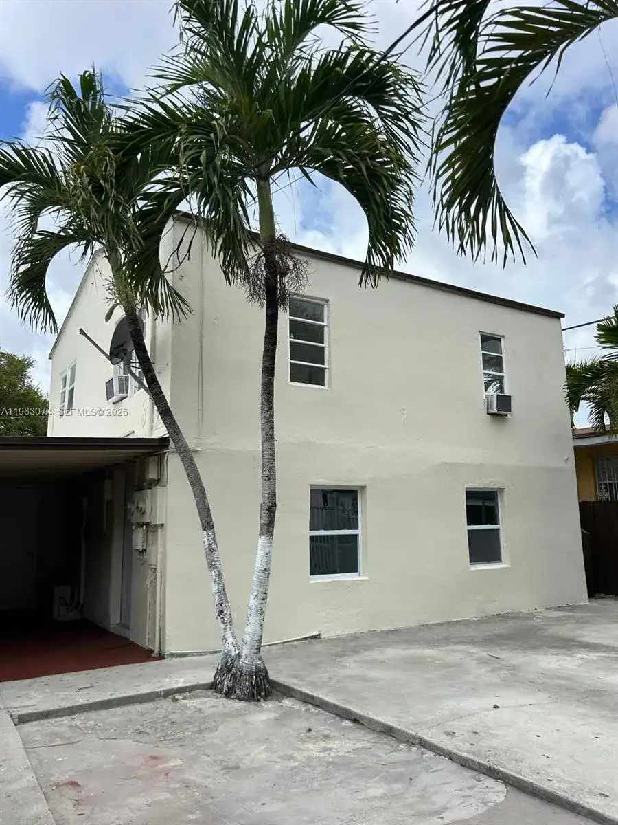 2908 NW 14 CT, Miami FL 33142 photo 2