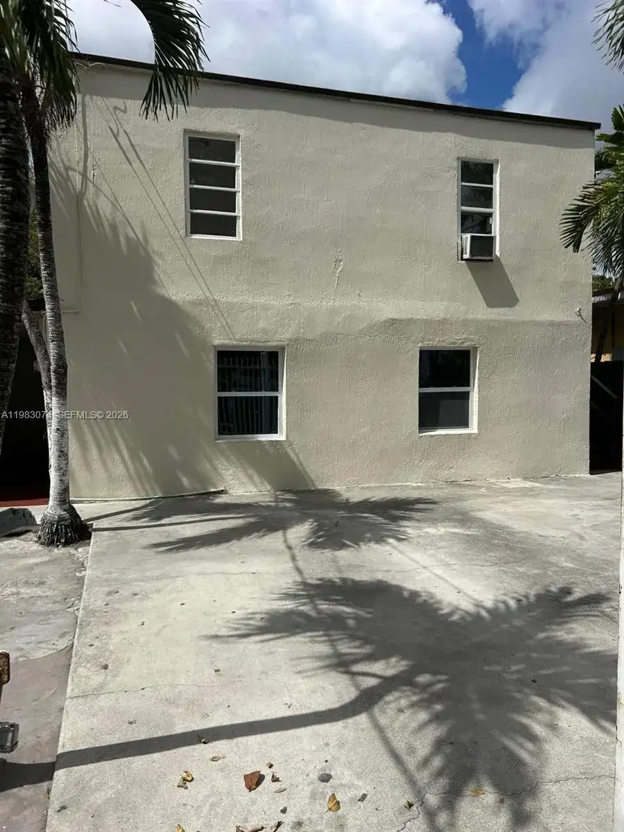 2908 NW 14 CT, Miami FL 33142 photo 3