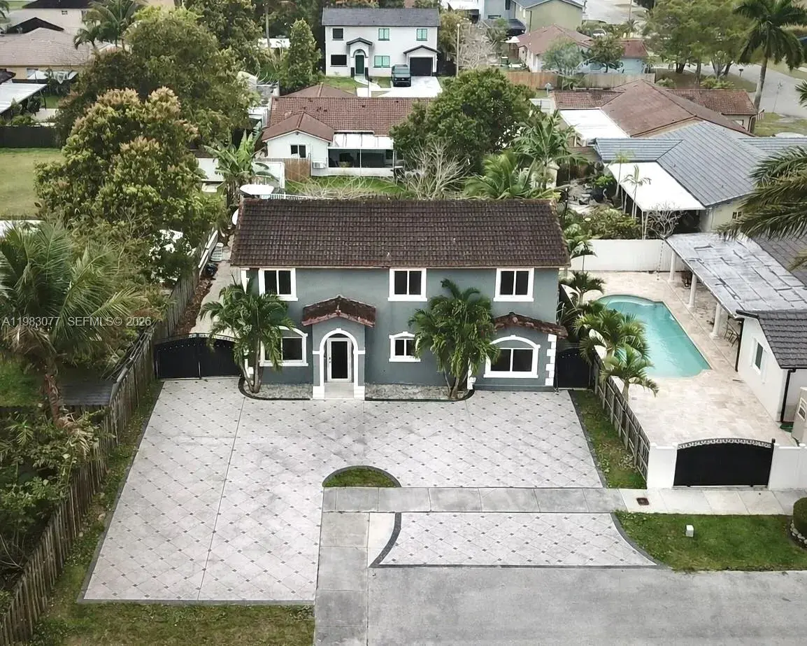 15302 SW 180th Ter, Miami FL 33187