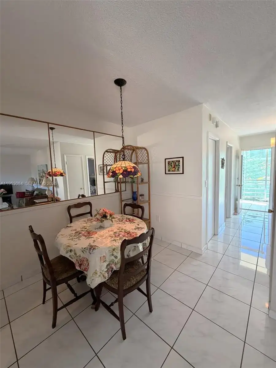 17000 NE 14th Ave # 206, North Miami Beach FL 33162 photo 4