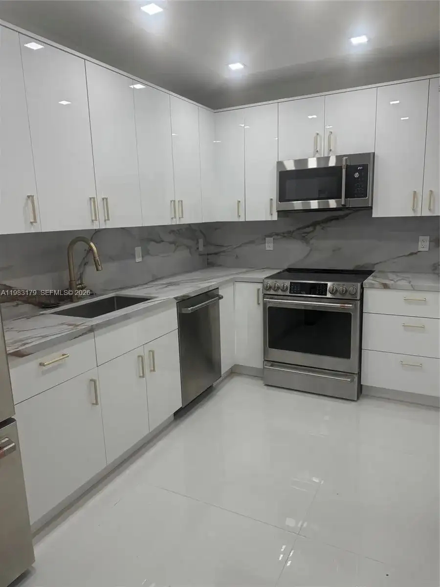 10185 Collins Ave # 606, Bal Harbour FL 33154 photo 2