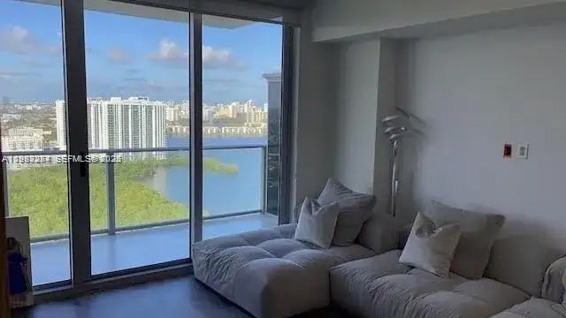 16385 Biscayne Blvd # 2702, North Miami Beach FL 33160 photo 4