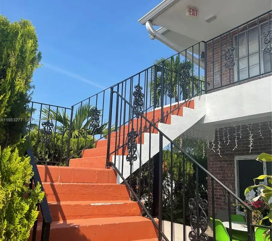 1050 Atlantic Shores Blvd # 211, Hallandale Beach FL 33009