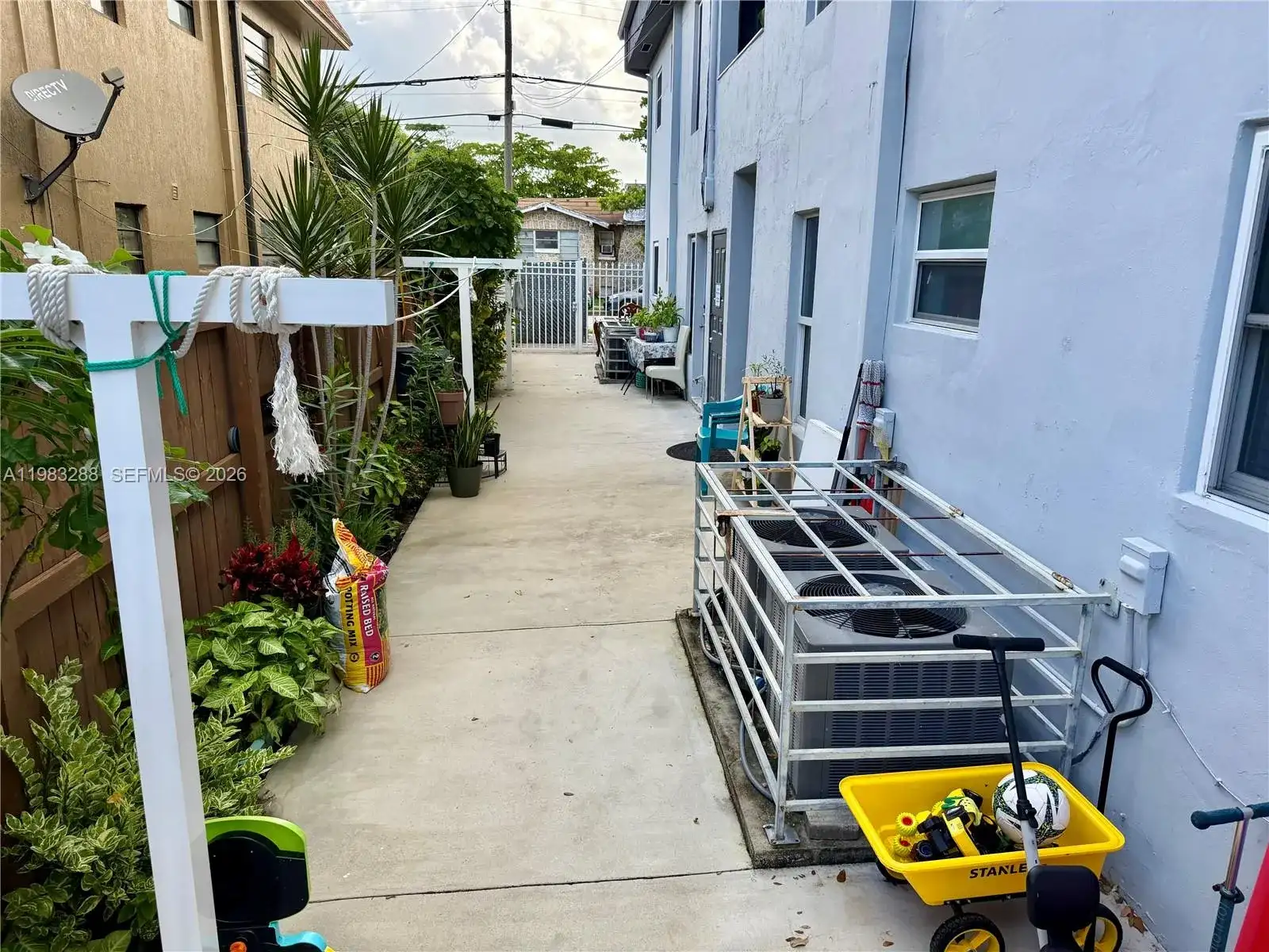 1305 NW 4th St # 3, Miami FL 33125 photo 3