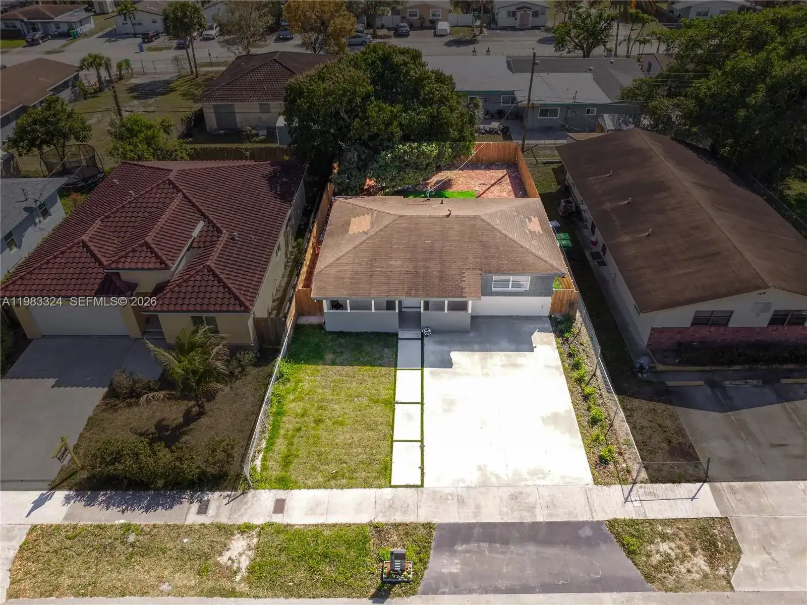 2760 NW 13th Ct, Fort Lauderdale FL 33311 photo 2