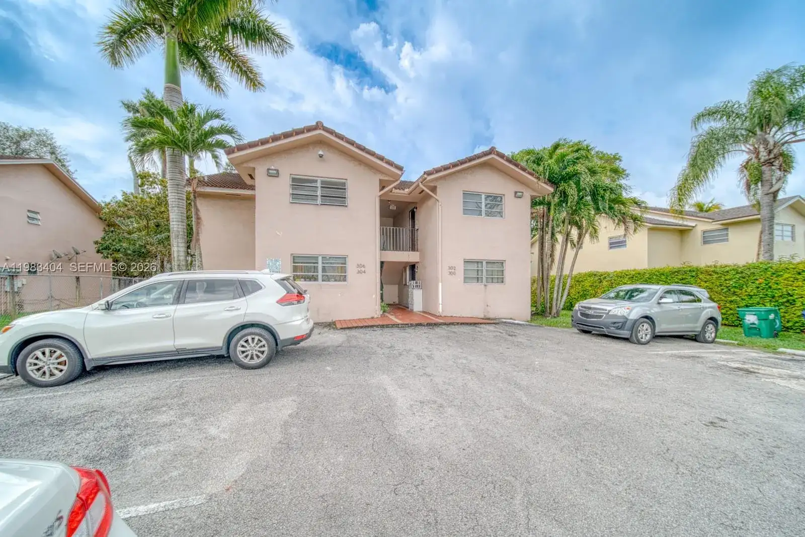 300 NE 143rd St # 306, Miami FL 33161 photo 2