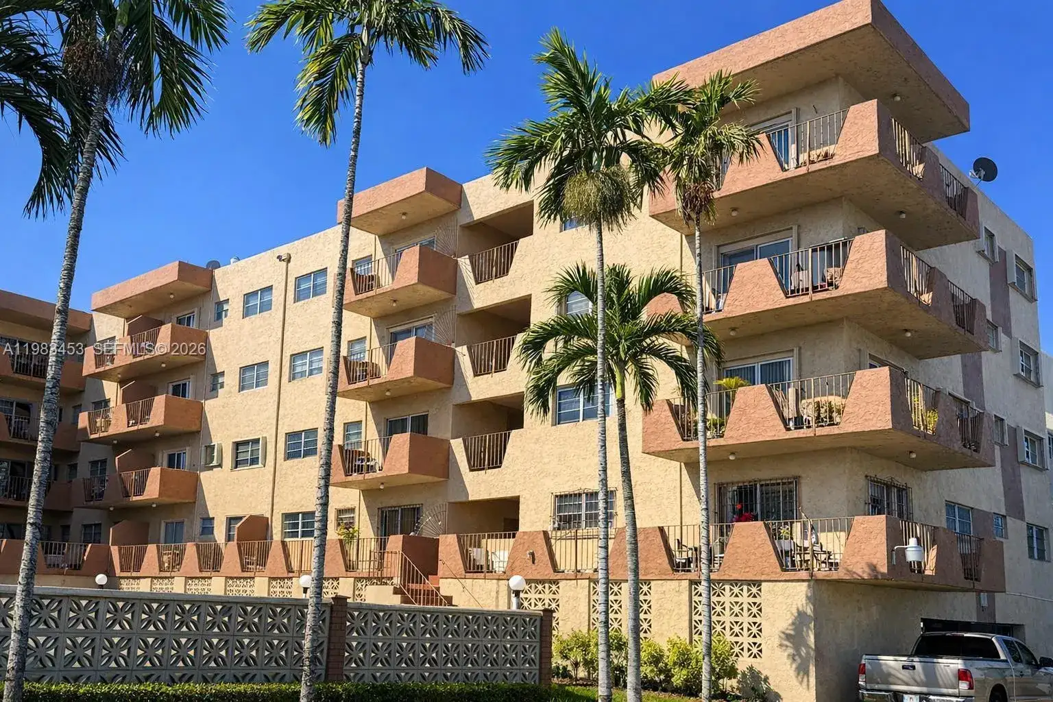 1630 W 46th St # 514B, Hialeah FL 33012 photo 2
