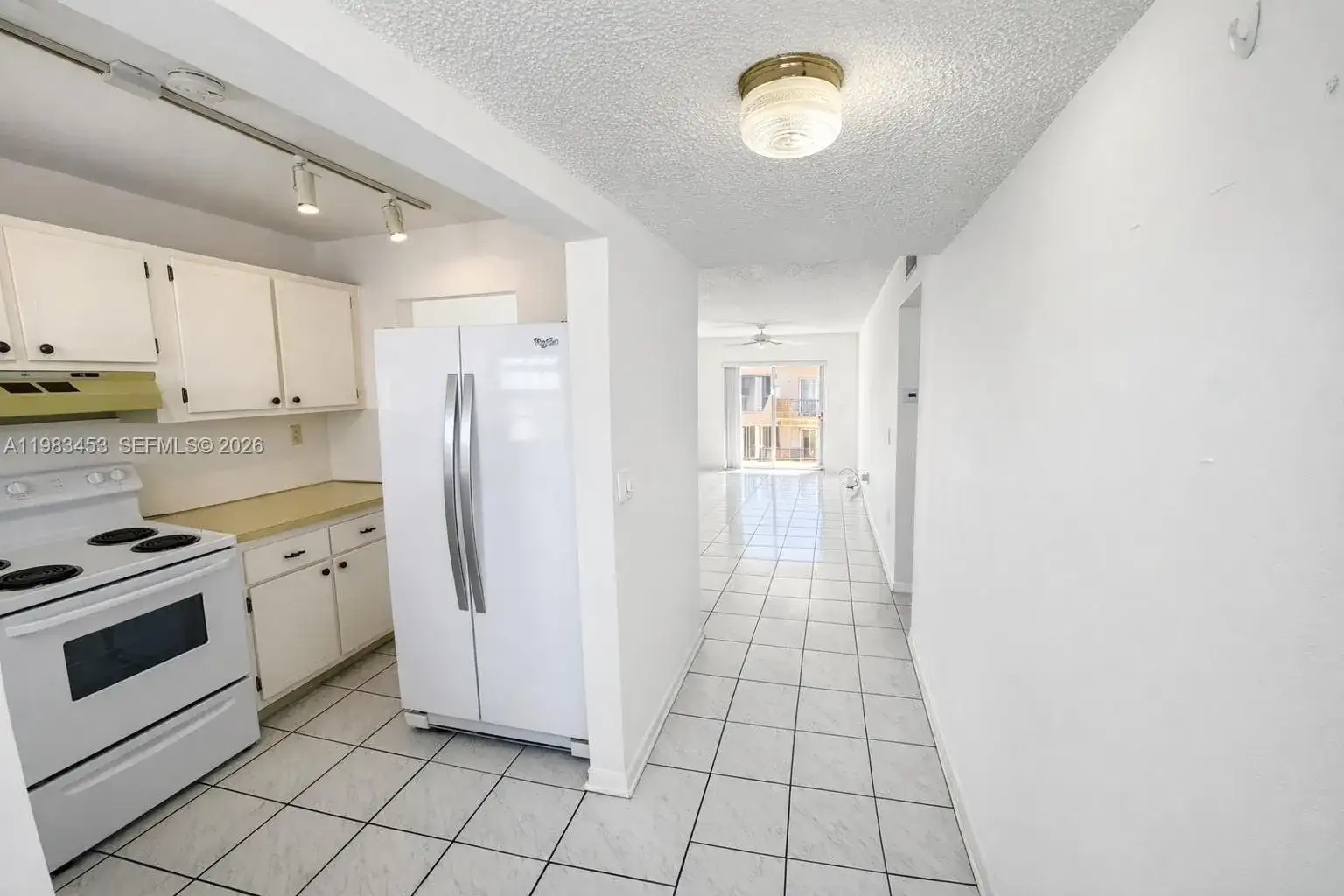 1630 W 46th St # 514B, Hialeah FL 33012 photo 3