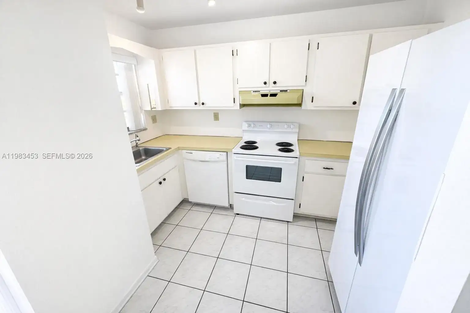1630 W 46th St # 514B, Hialeah FL 33012 photo 4