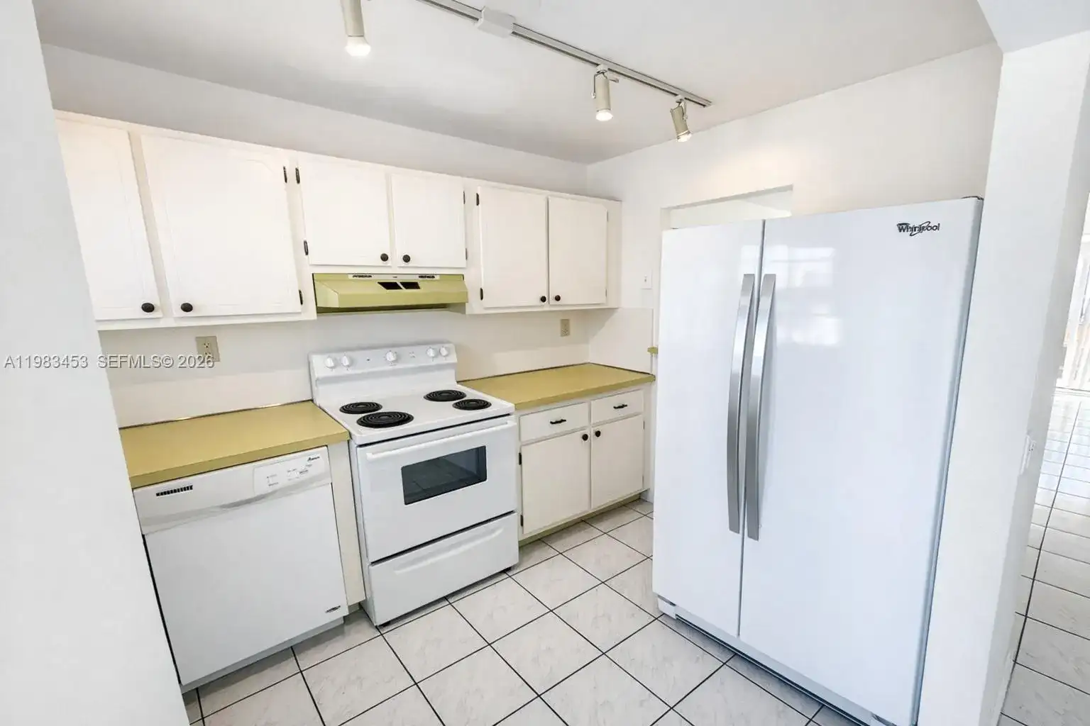 1630 W 46th St # 514B, Hialeah FL 33012 photo 5