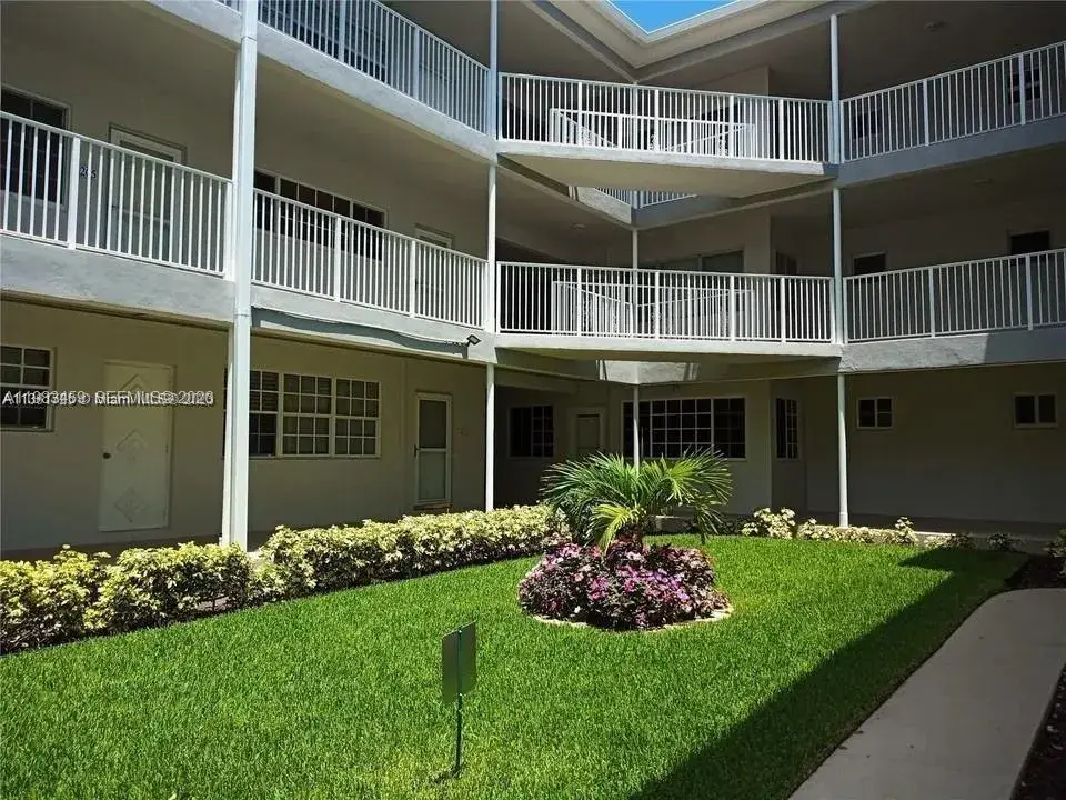 462 Golden Isles Dr # 202, Hallandale Beach FL 33009