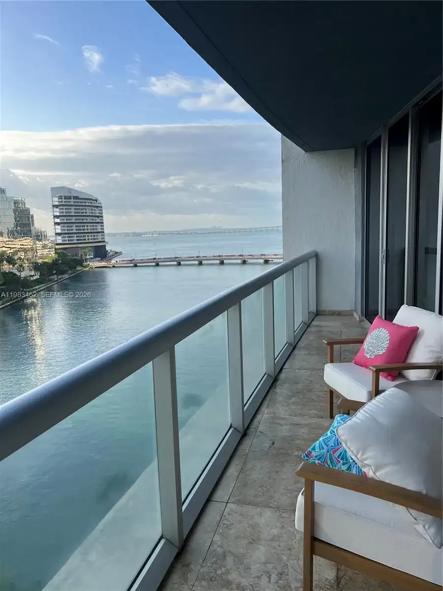 465 Brickell Ave # 919, Miami FL 33131 photo 2