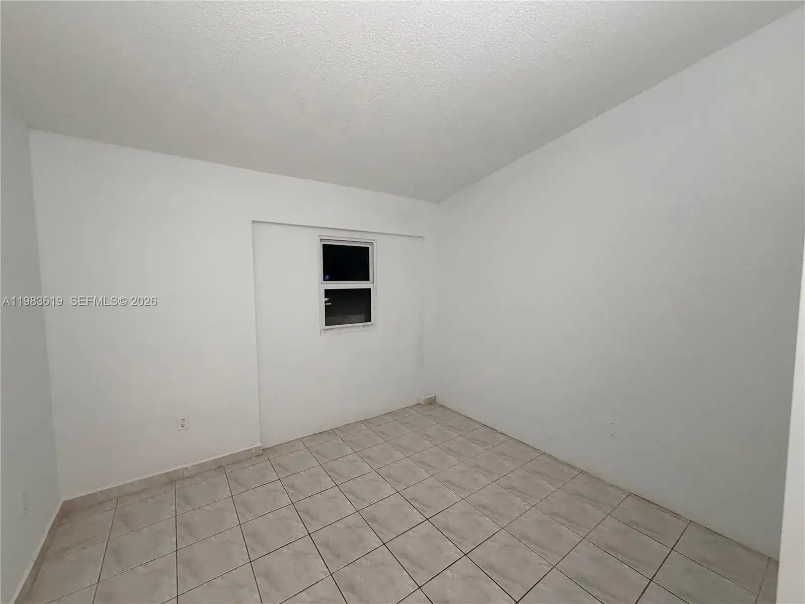 927 NE 199th St # 206, Miami FL 33179 photo 2