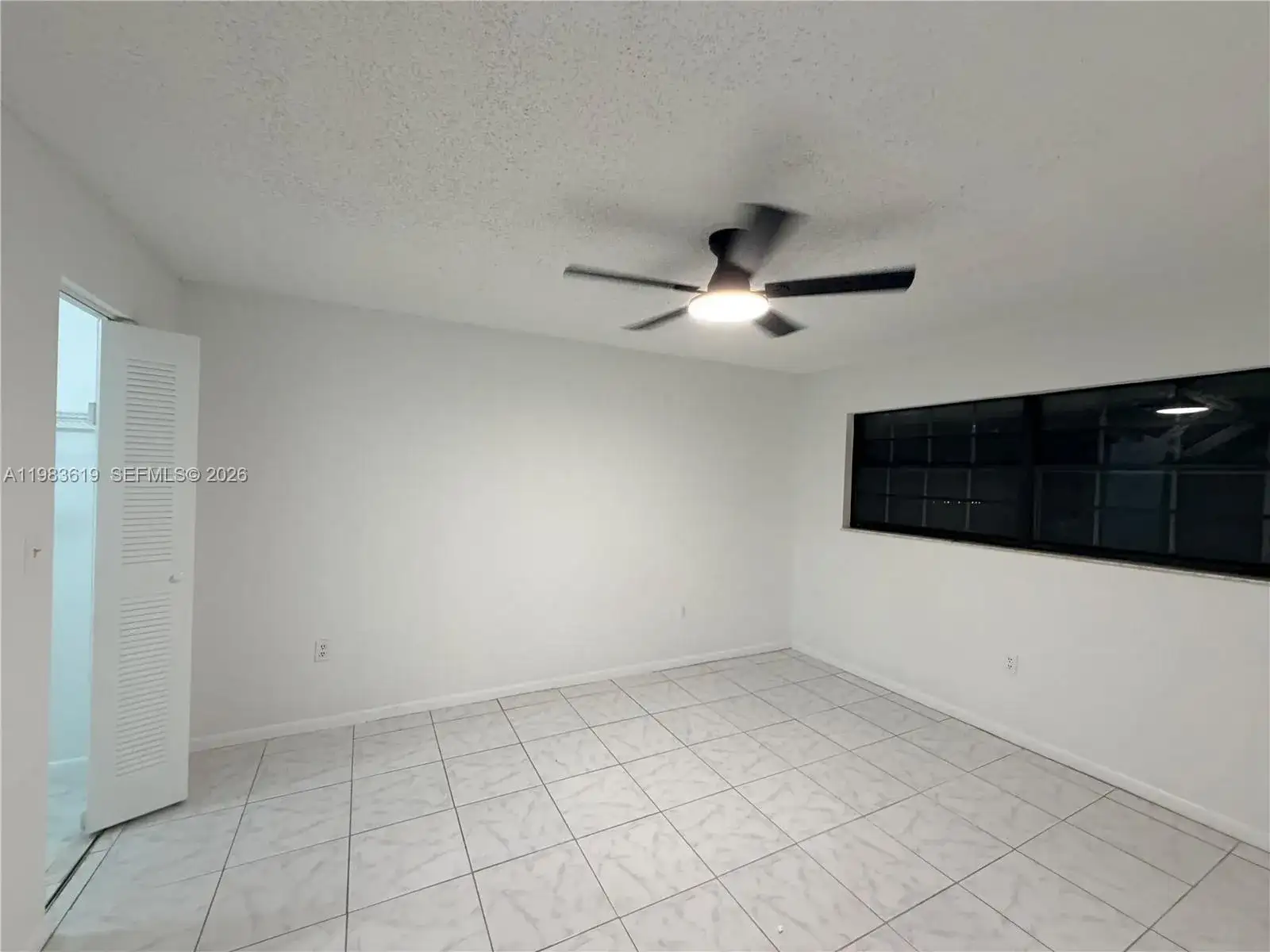 927 NE 199th St # 206, Miami FL 33179 photo 4
