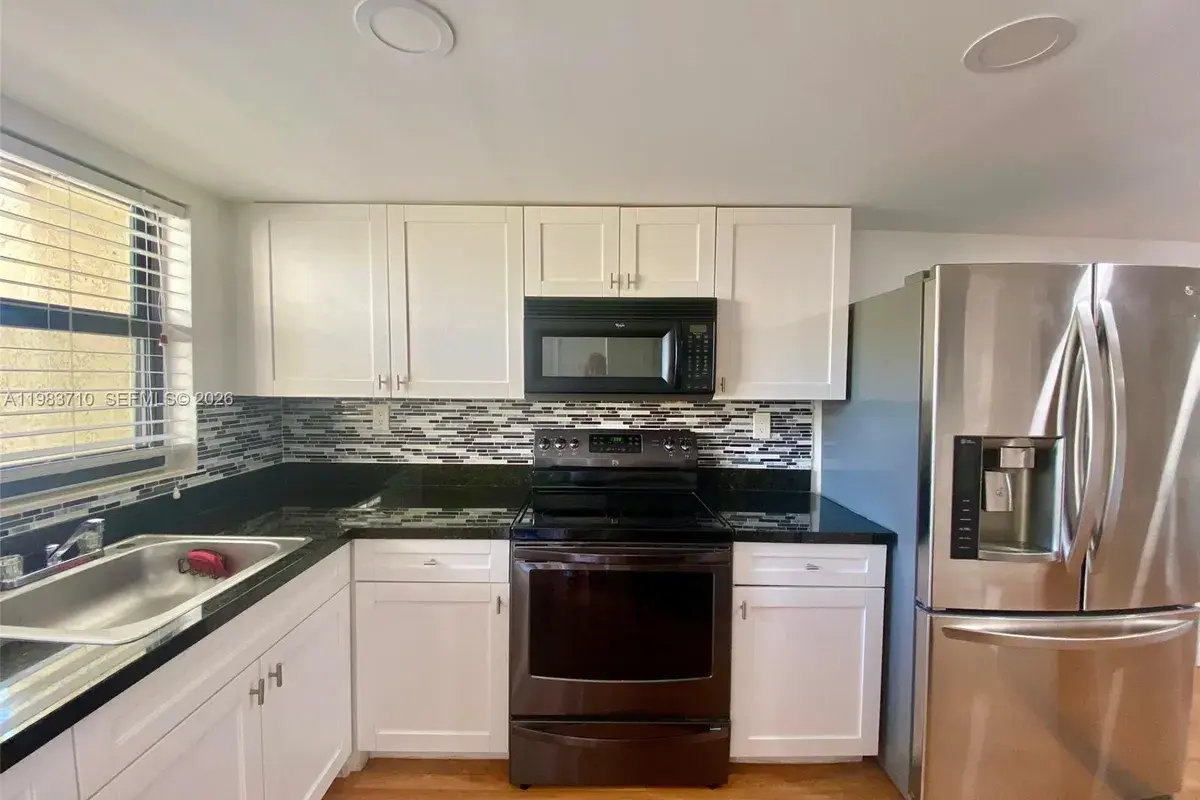 8975 Palm Tree Ln # 8975, Pembroke Pines FL 33024