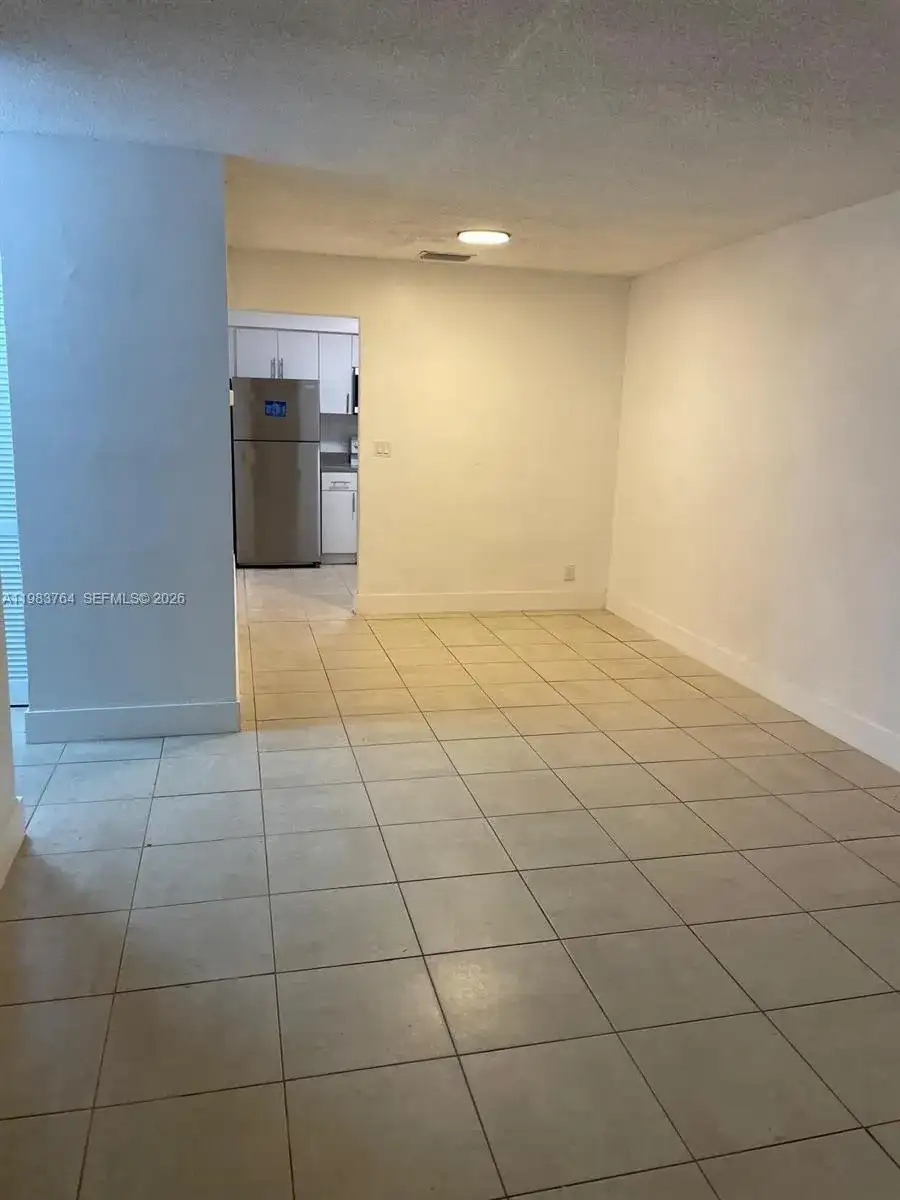 210 NE 40th Ct, Oakland Park FL 33334 photo 5