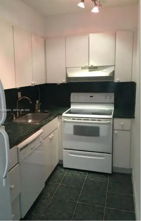 4705 NW 7th St # 7, Miami FL 33126 photo 3