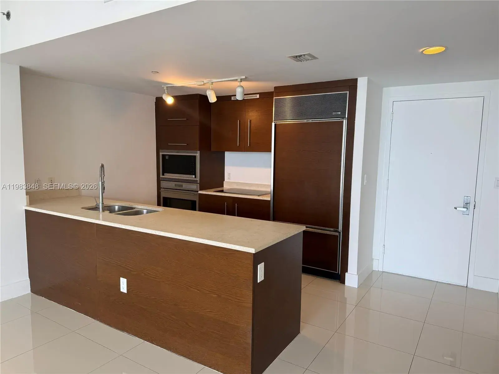465 Brickell Ave # 3906, Miami FL 33131