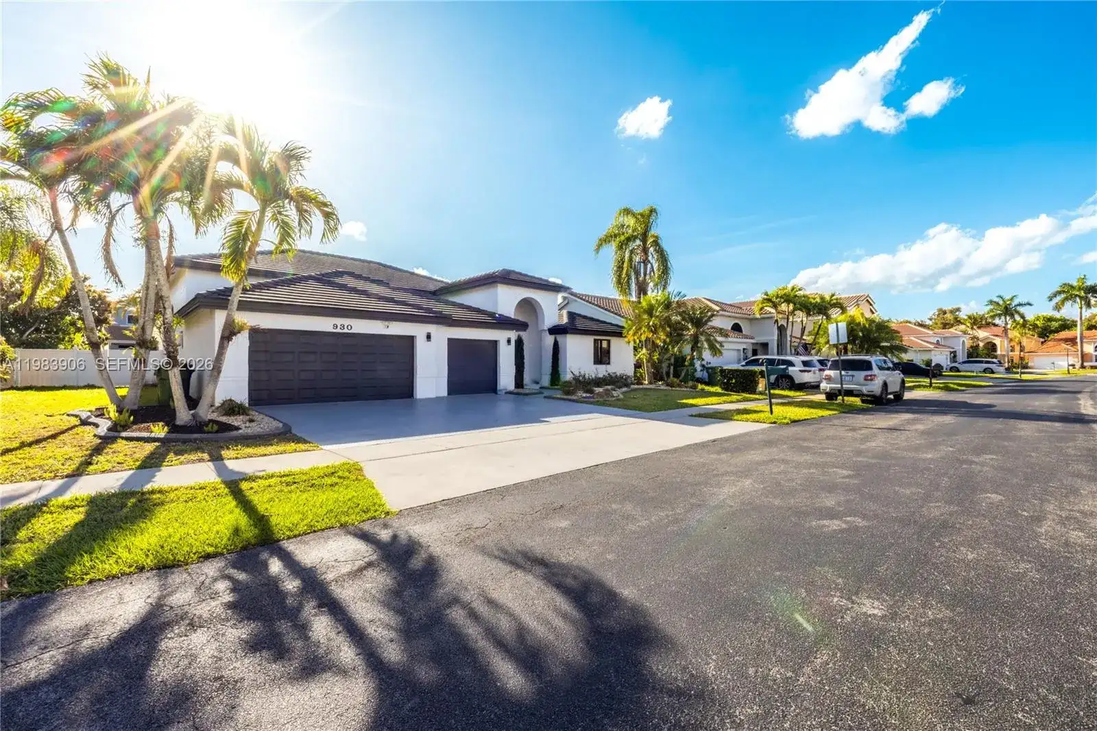 930 NW 197th Ave, Pembroke Pines FL 33029 photo 2