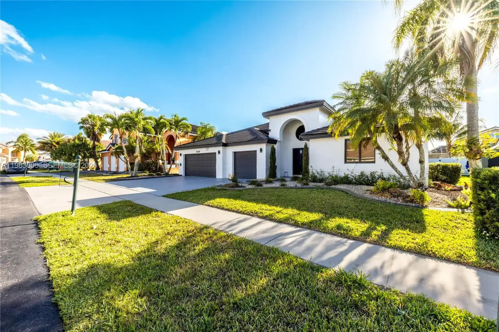 930 NW 197th Ave, Pembroke Pines FL 33029 photo 3