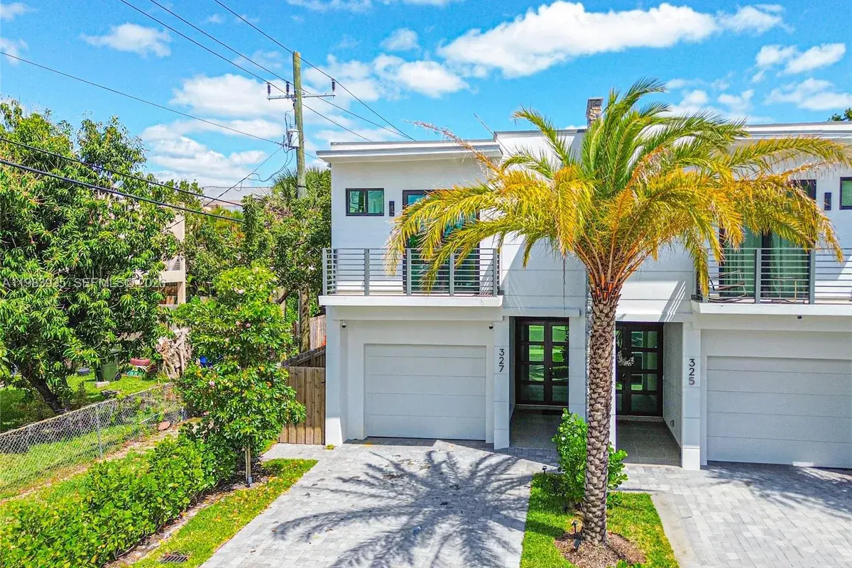 325 SW 16th St # B, Fort Lauderdale FL 33315