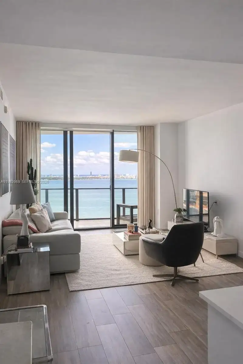 460 NE 28th St # 2807, Miami FL 33137 photo 2