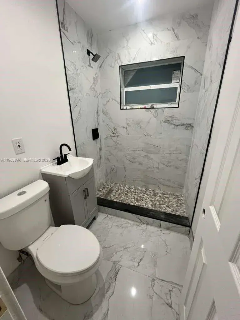 1909 Plunkett St # 4, Hollywood FL 33020