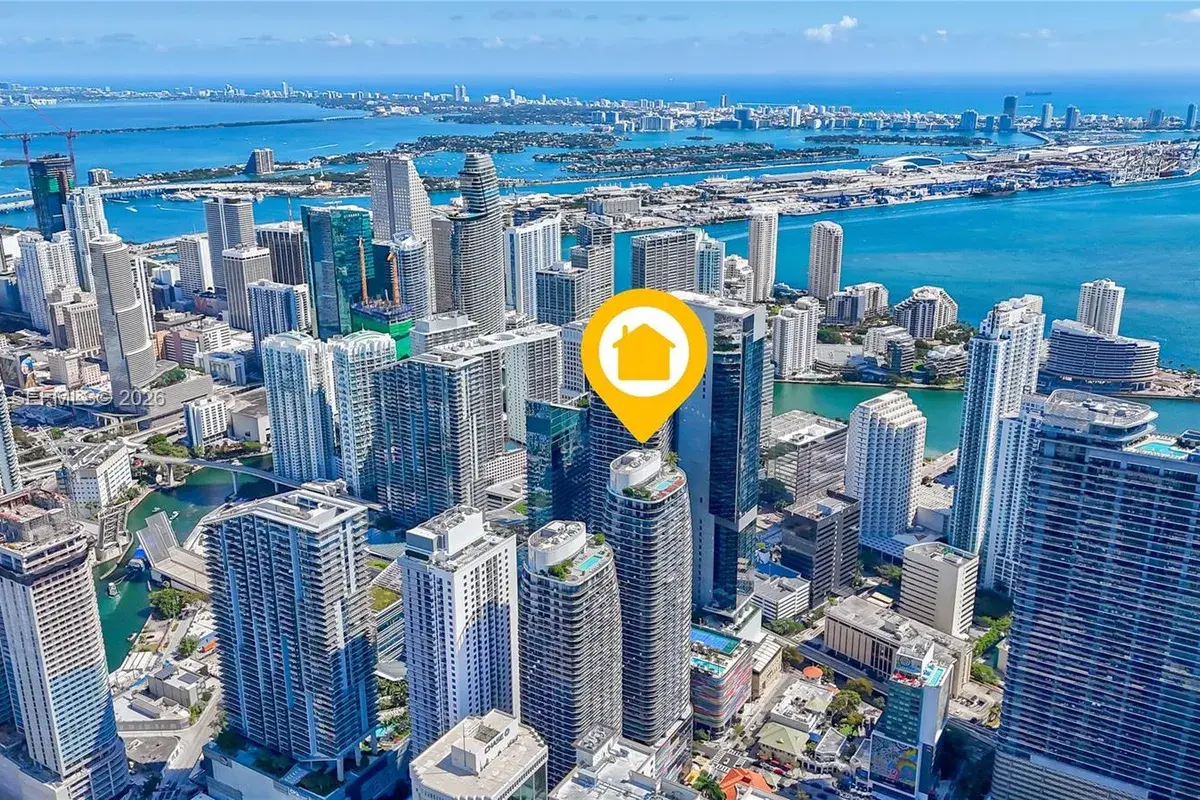 45 SW 9th St # 1405, Miami FL 33130