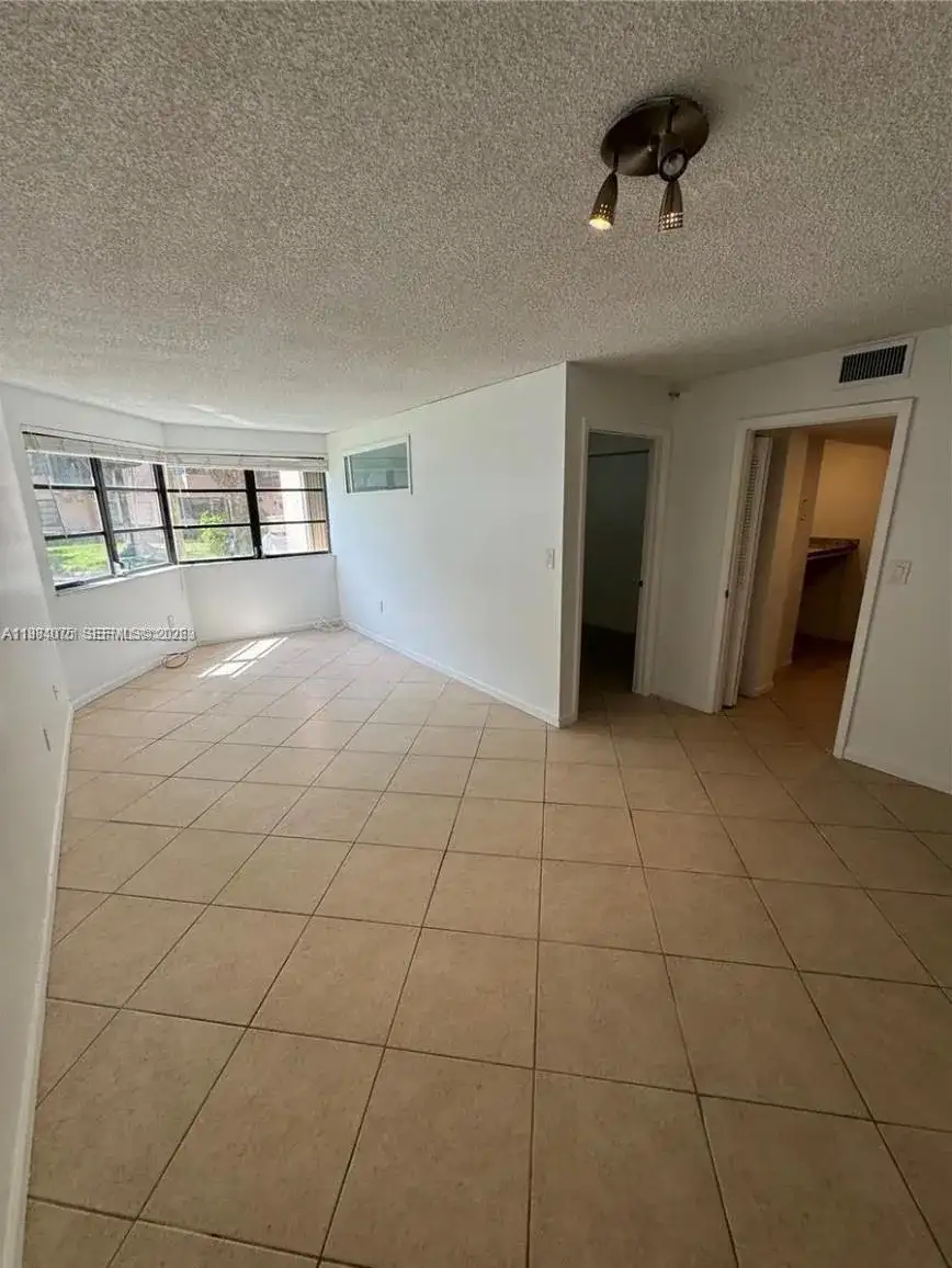 20850 San Simeon Way # 5, Miami FL 33179 photo 4