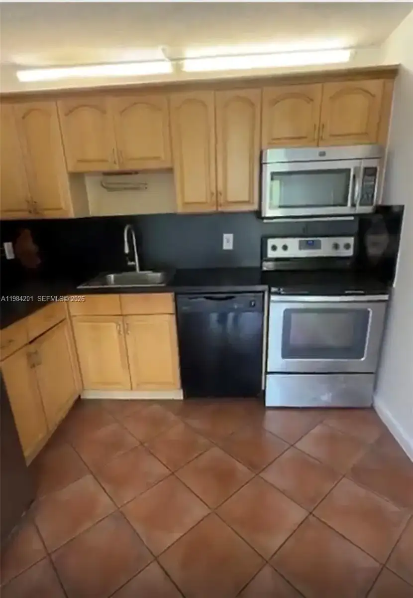1801 S Treasure Dr # 414, North Bay Village FL 33141 photo 4