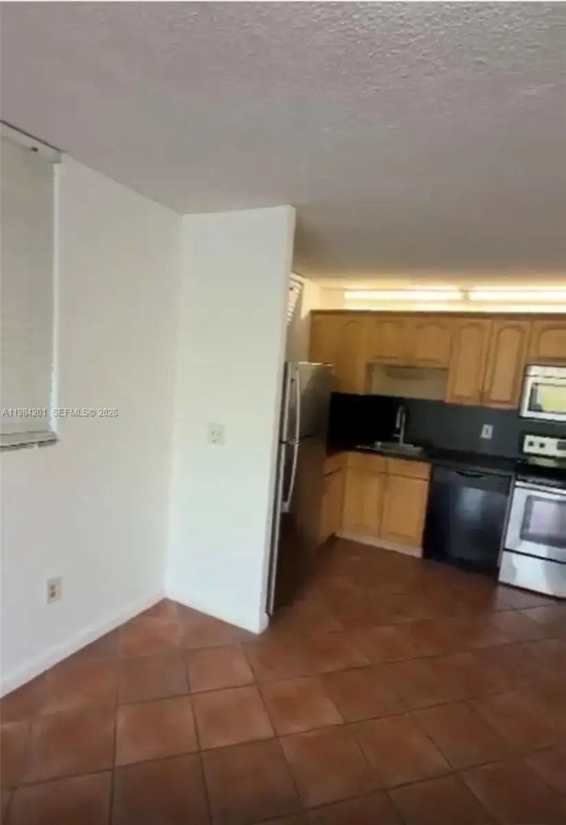 1801 S Treasure Dr # 414, North Bay Village FL 33141 photo 5